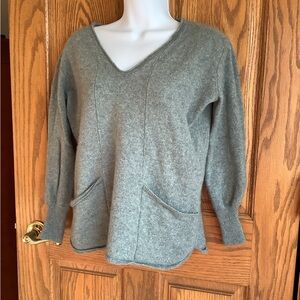 100% Cashmere Wrap  London V neck sweater Gray. Measures Small